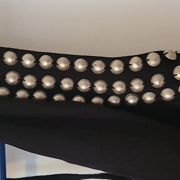 Top - Picture 2 of 6